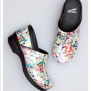 Dansko art palette clogs size 7